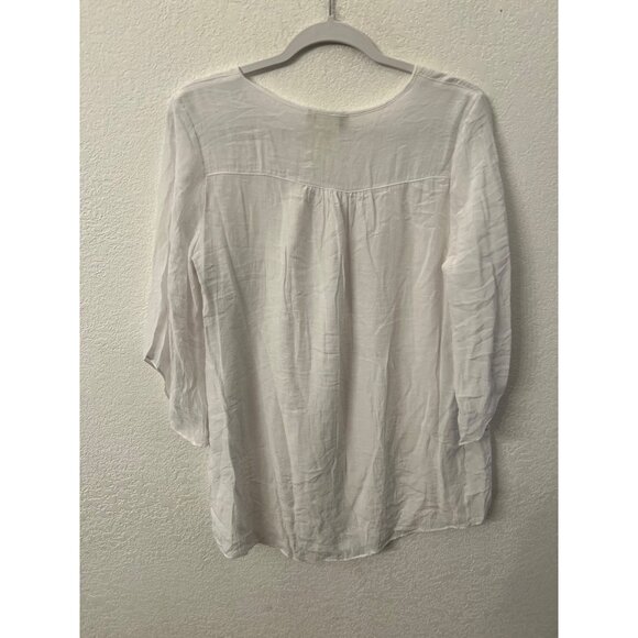 Davina White Crinkle V-Neck Asymmetrical Hem Blouse size M - Picture 2 of 5